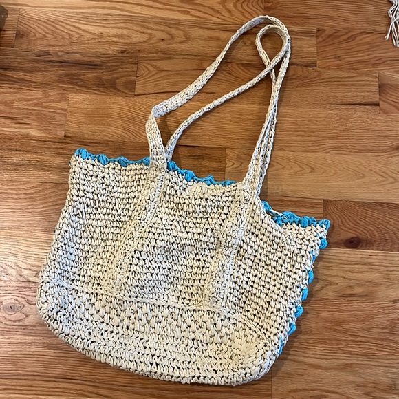 btb Los Angeles Lisbeth Pompom Straw Tote Beach Bag with contrast trim in aqua - Picture 7 of 7